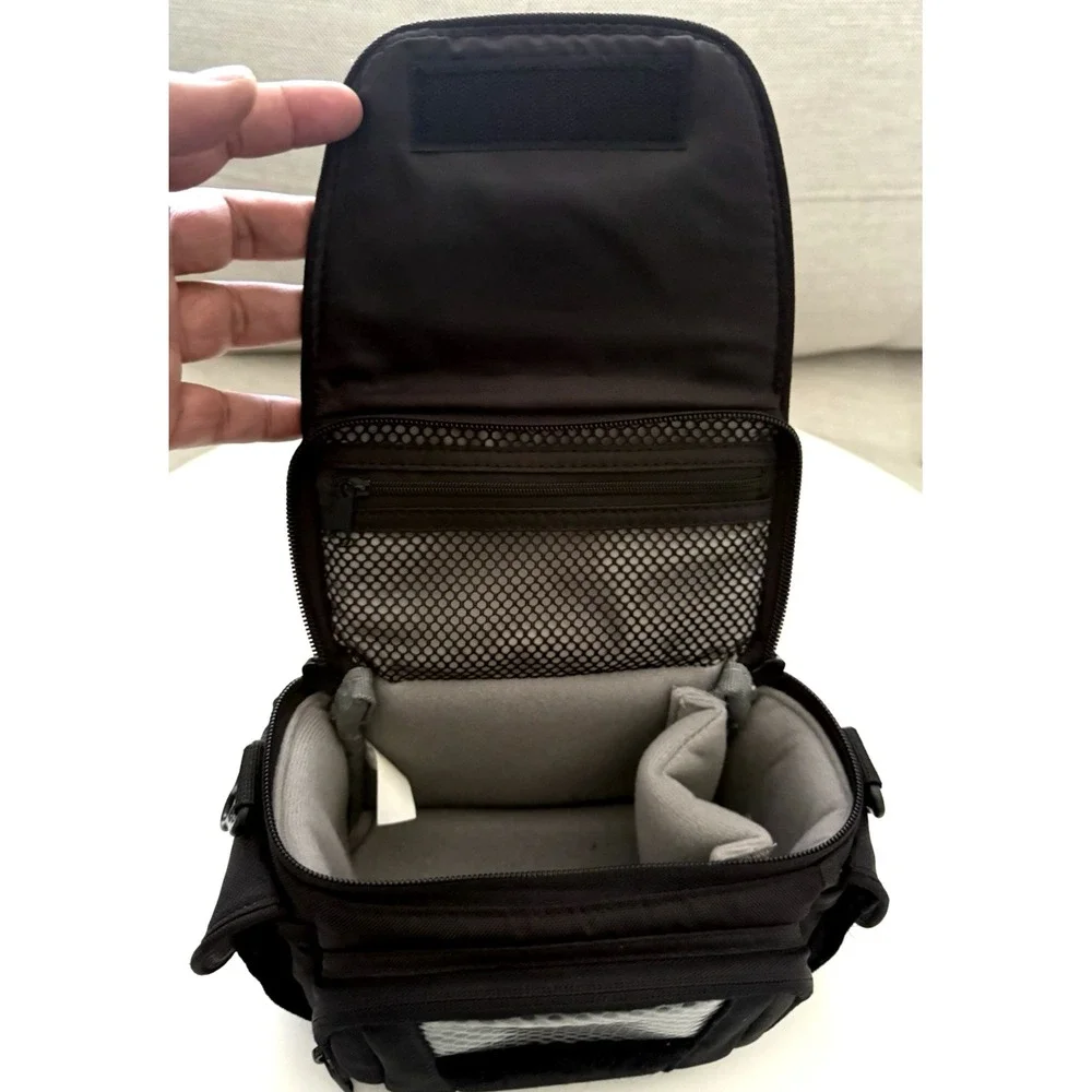 Lowepro Edit 110 Compact Padded Camera Bag Mirrorless 7.5